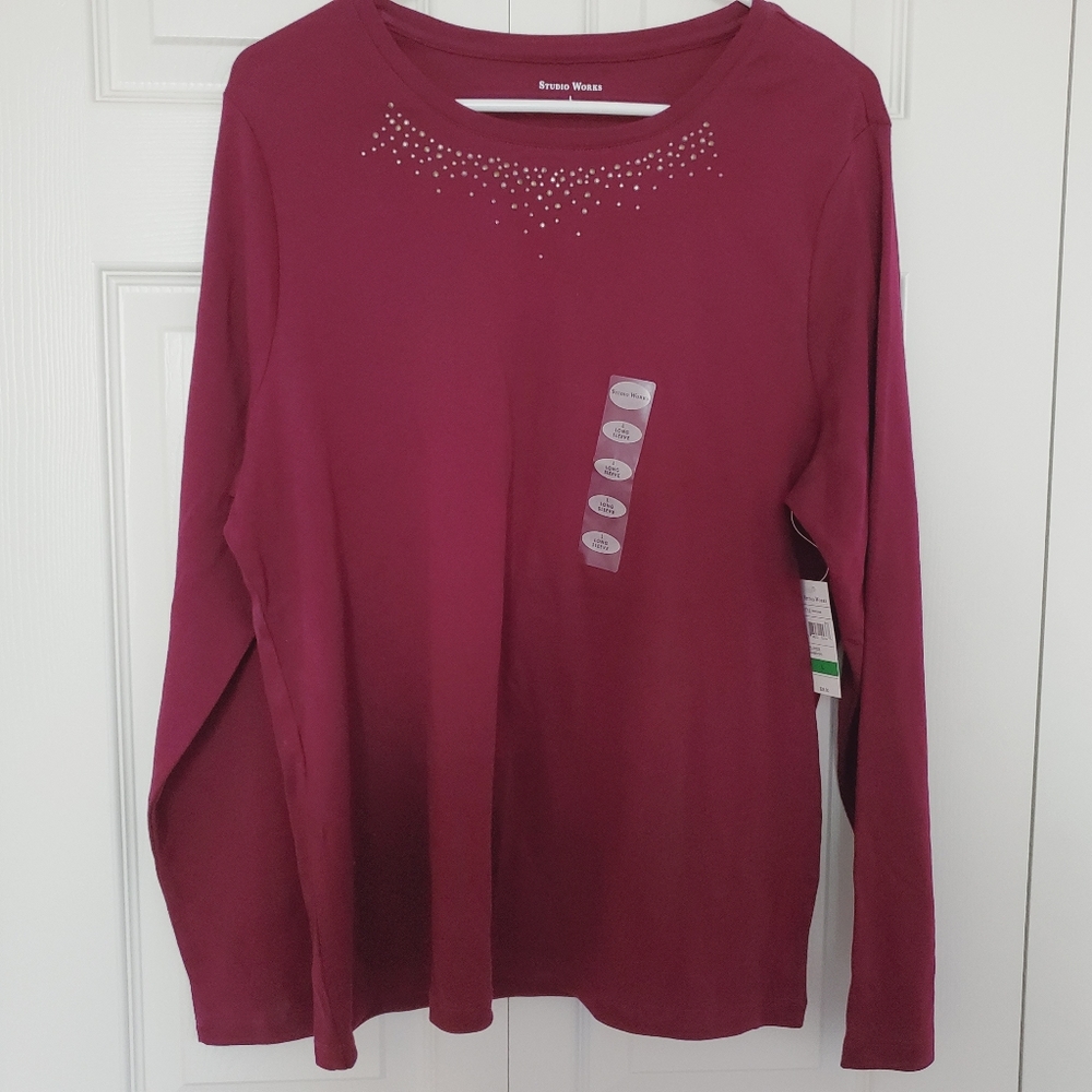 Ladies Cranberry Color Long Sleeve top, Size L. never Worn.